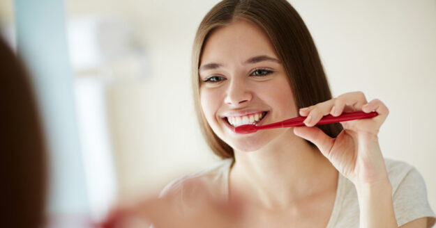 5 Common Brushing Mistakes That Are Ruining Your Teeth 5 Common Brushing Mistakes That Are Ruining Your Teeth