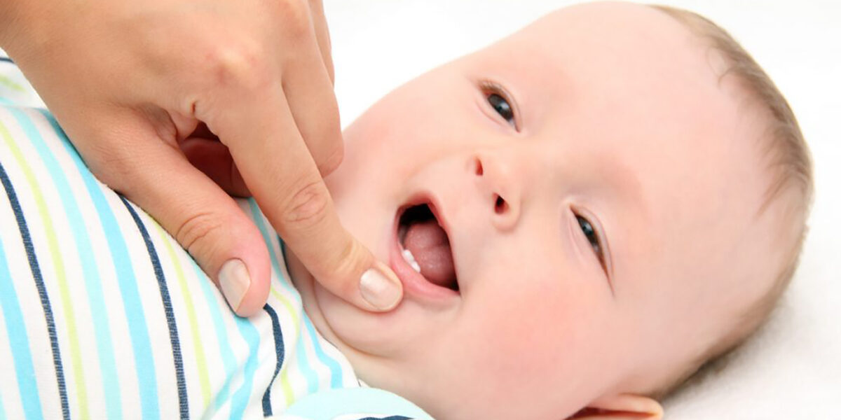 8 vital steps for healthy Baby Teeth copy